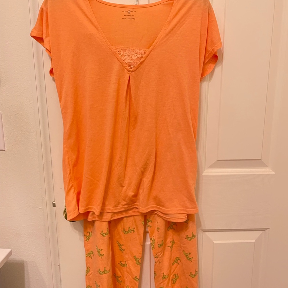 Pajama or lounge set, size M, Jaclyn Smith, 65% polyester, 35% rayon